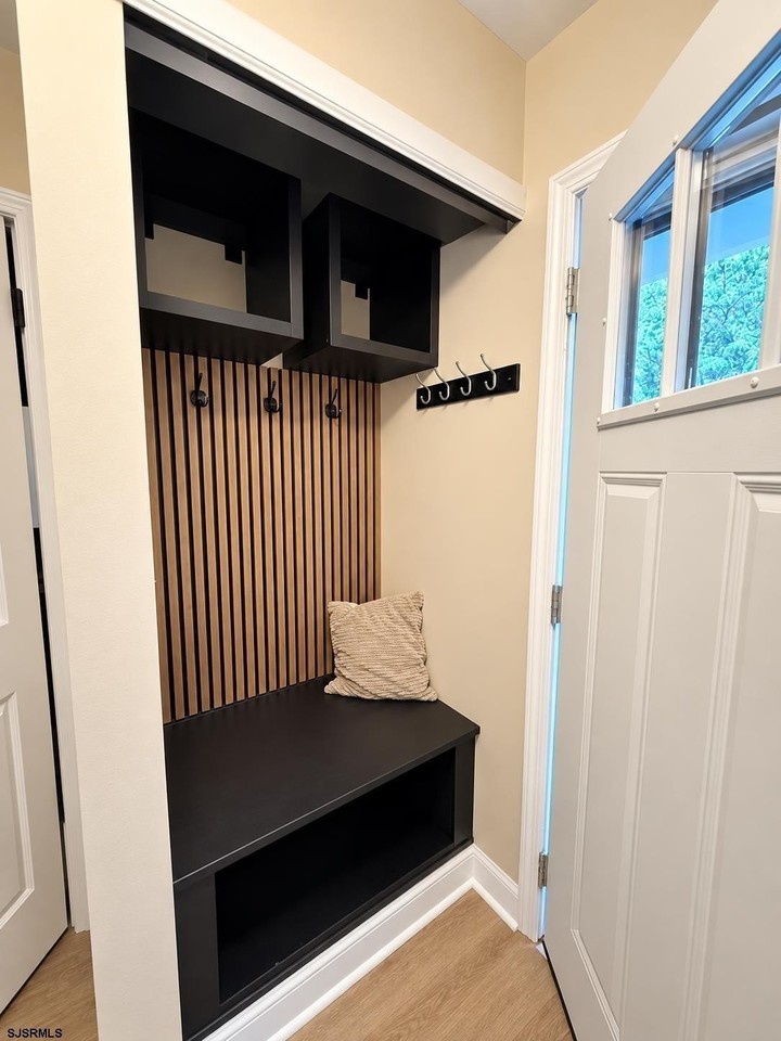 23 Allison Pl - Photo 3 of 23