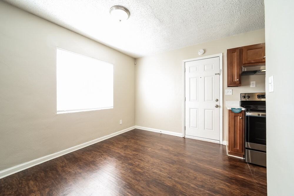 7103 King Arthur Rd N - Photo 7 of 16
