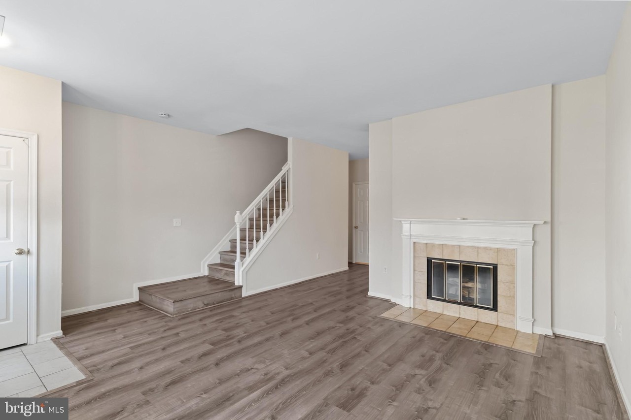 7115 Strawn Ct - Photo 5 of 27