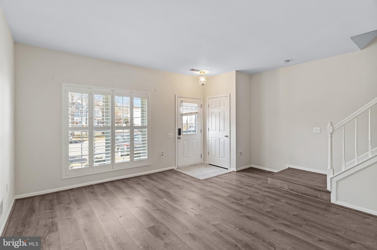 7115 Strawn Ct - Photo 6 of 27