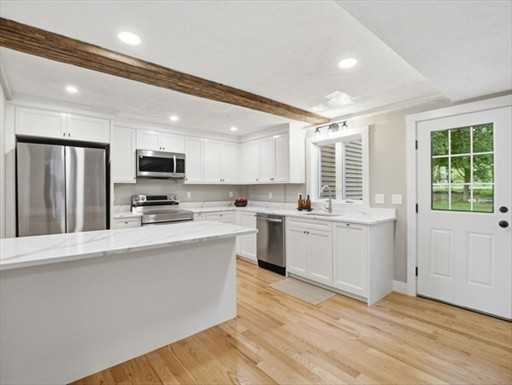 164 Main Street #B - Photo 4 of 26