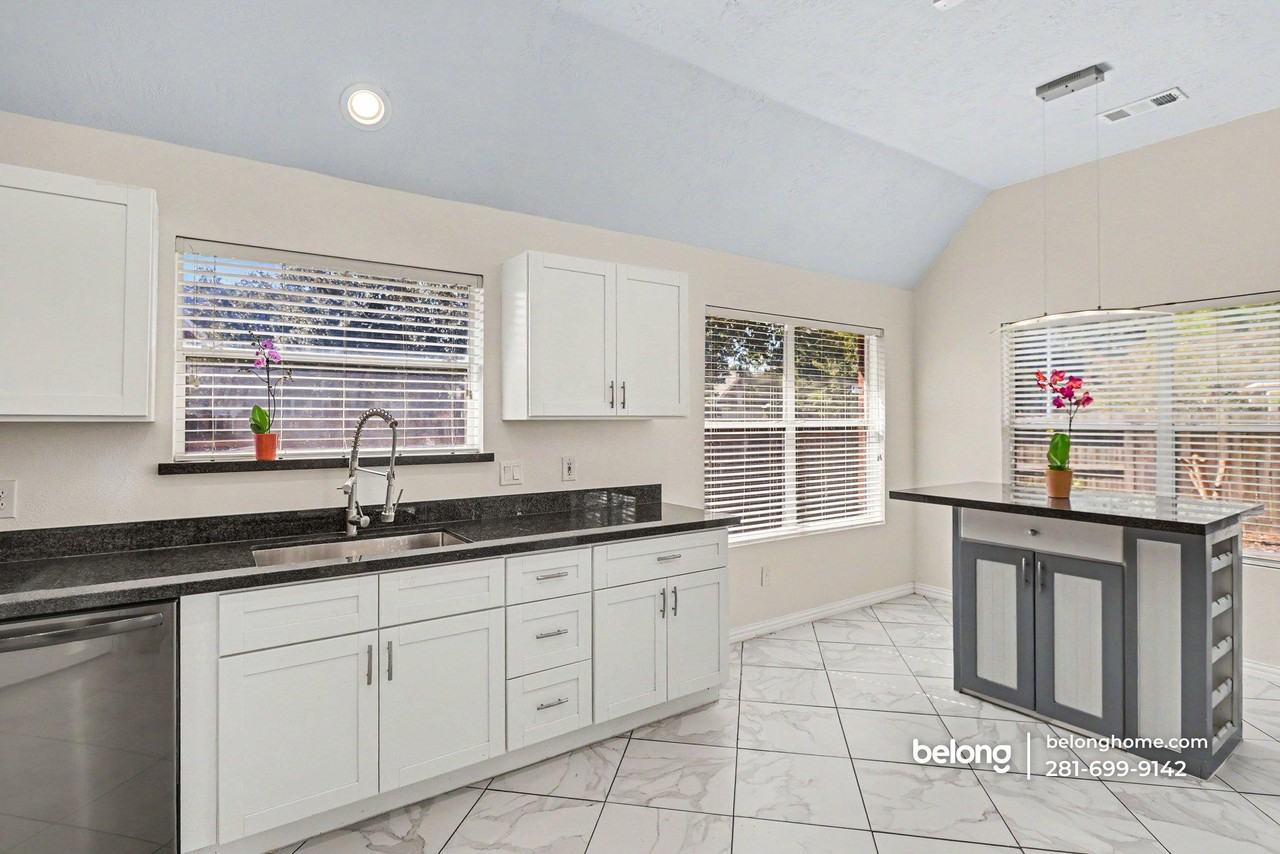 6614 Timber Square Ct - Photo 3 of 18