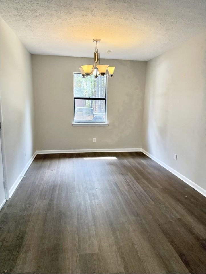 3552 Torbay Dr - Photo 5 of 9