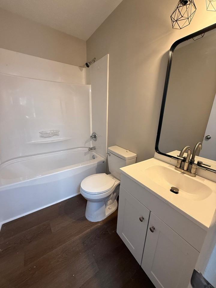 3552 Torbay Dr - Photo 6 of 9