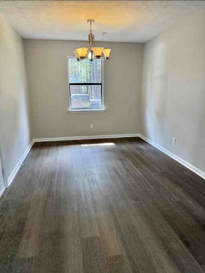 3552 Torbay Dr - Photo 7 of 9