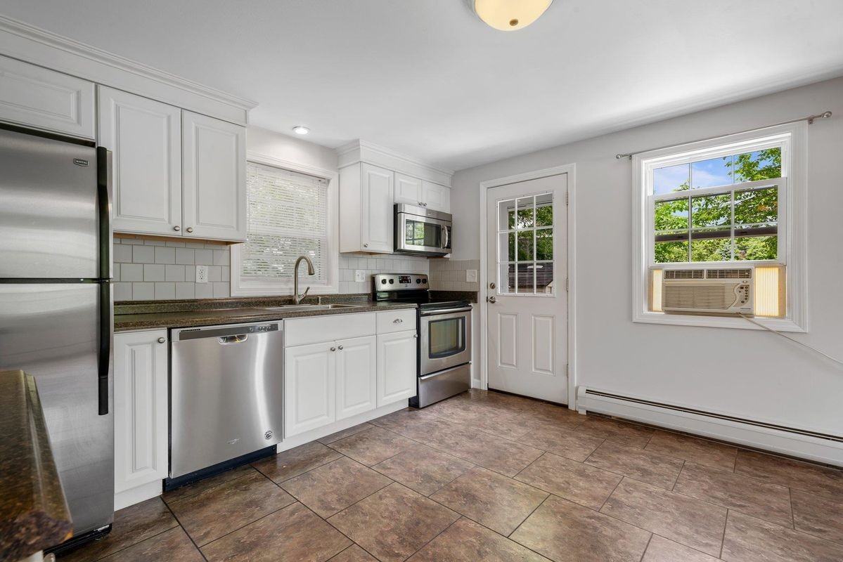 3 Maplewood, B ##B - Photo 4 of 19