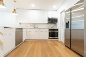 featured image of 2171 Ne 56th St