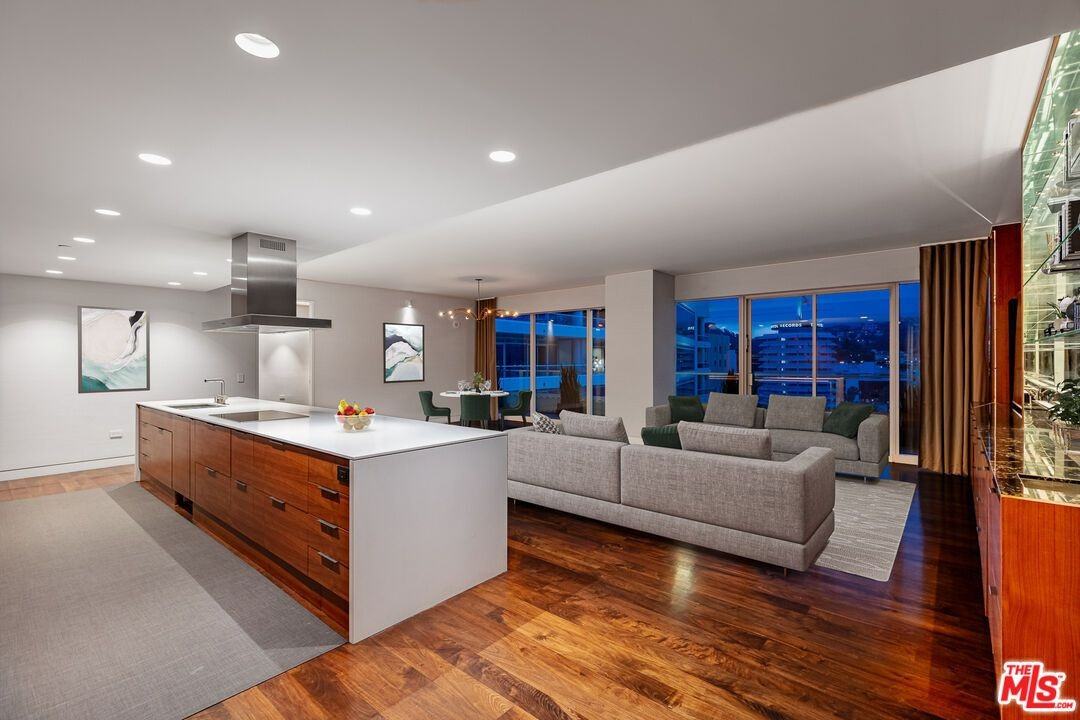 6250 Hollywood Blvd ##14d - Photo 3 of 26