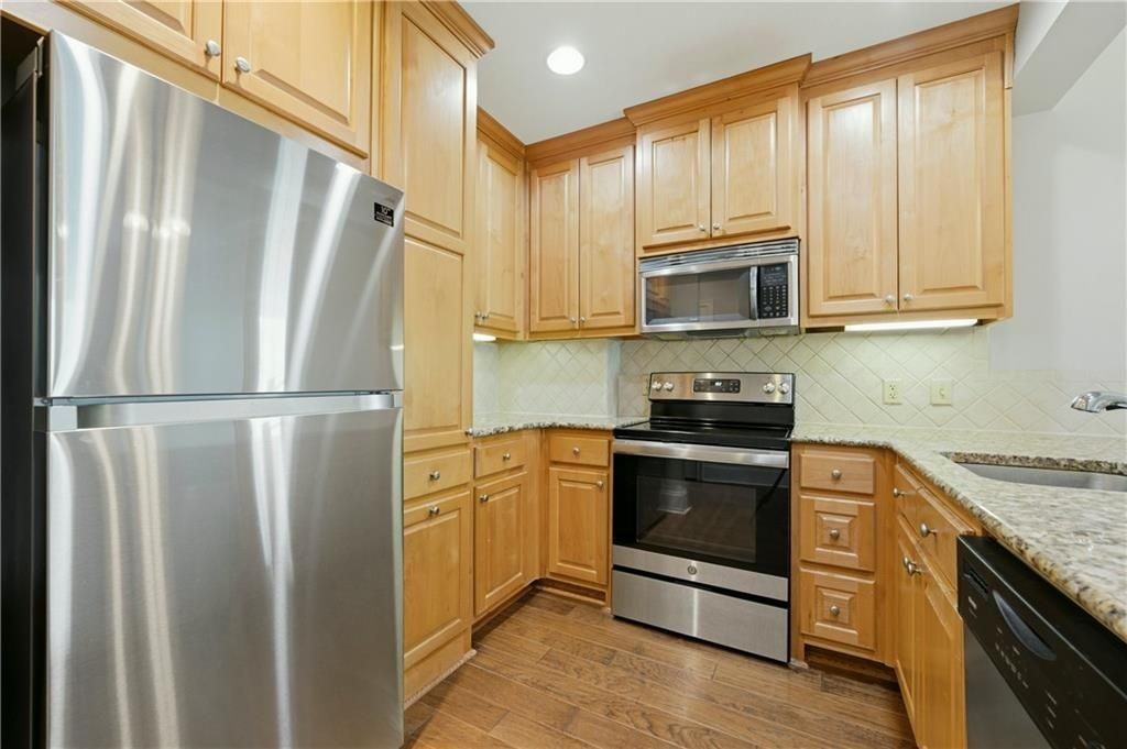 2277 Peachtree Rd Nw ##307 - Photo 5 of 30