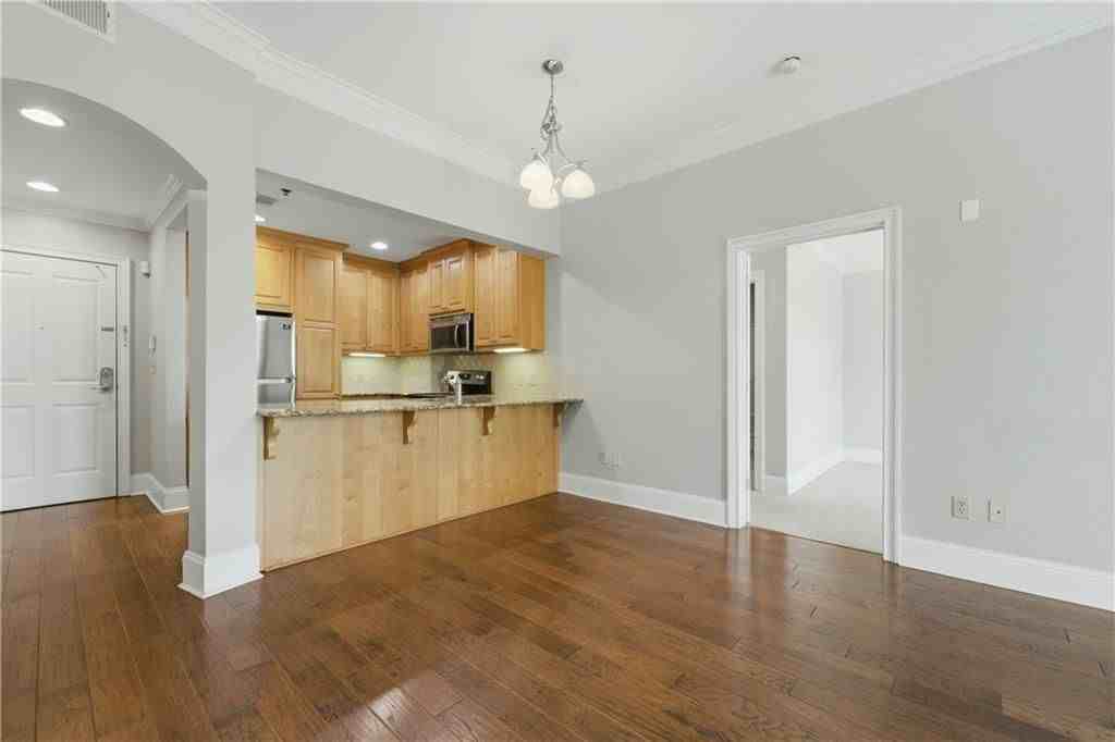 2277 Peachtree Rd Nw ##307 - Photo 7 of 30