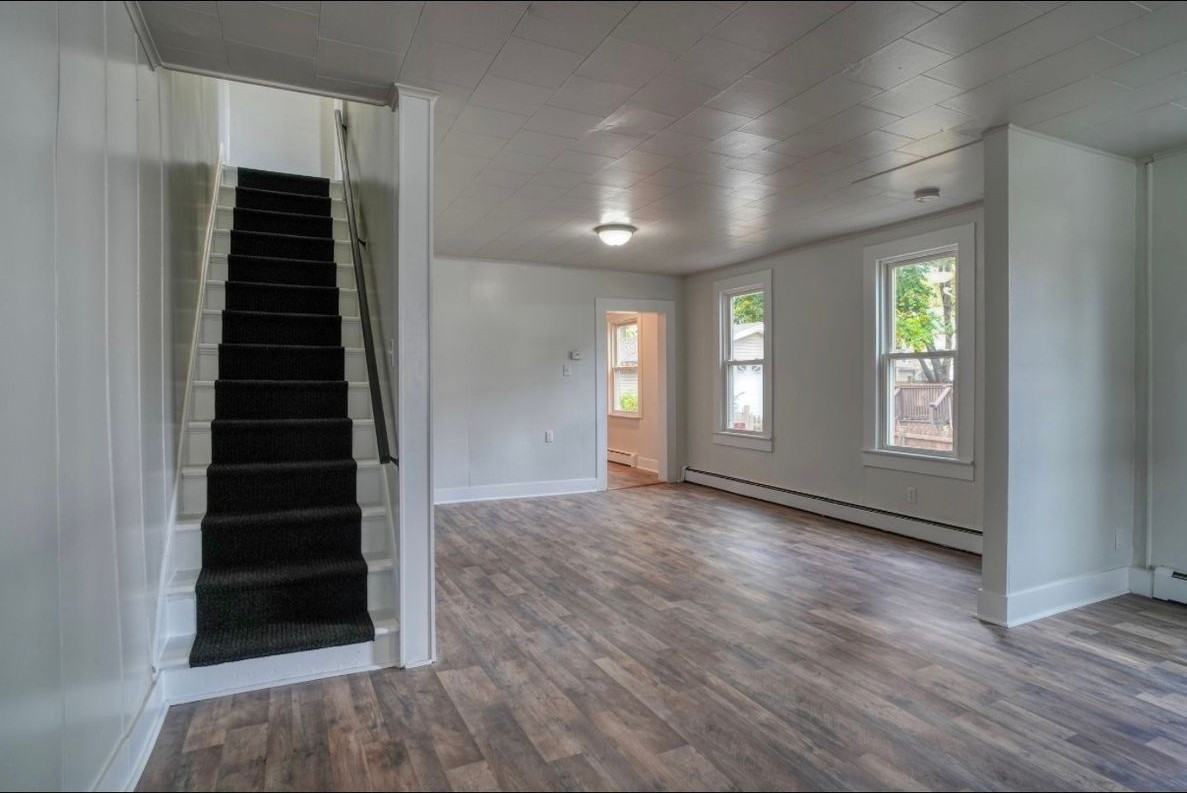 125 Hammond St ##B - Photo 3 of 17