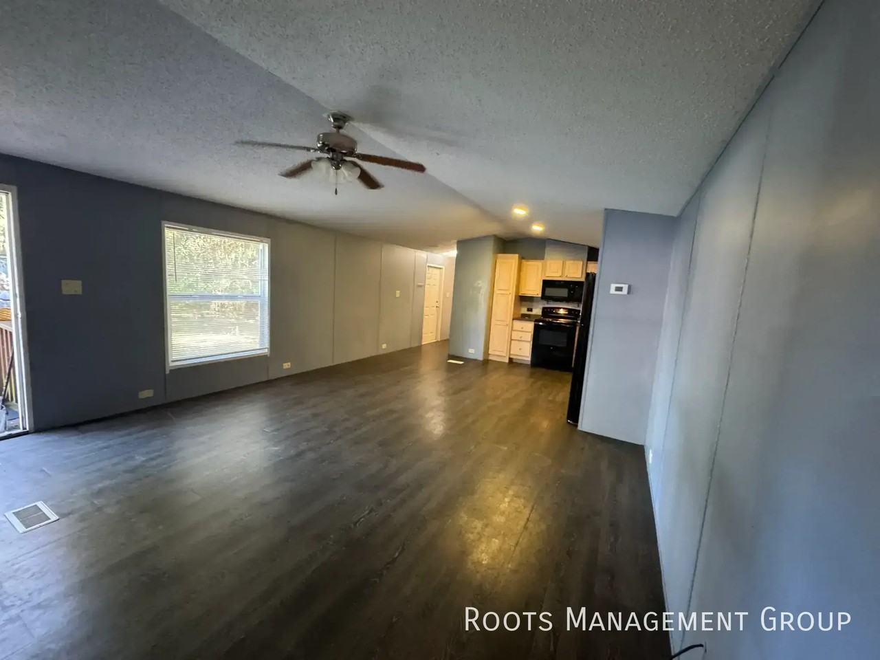 1325 N Franklin St #219 - Photo 3 of 27