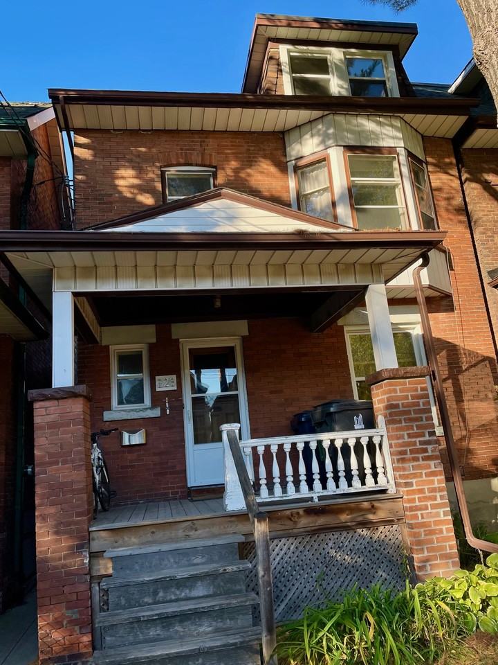 228 Margueretta Street #3rd floor, Toronto, ON M6H 3S3 - 1 Bedroom ...