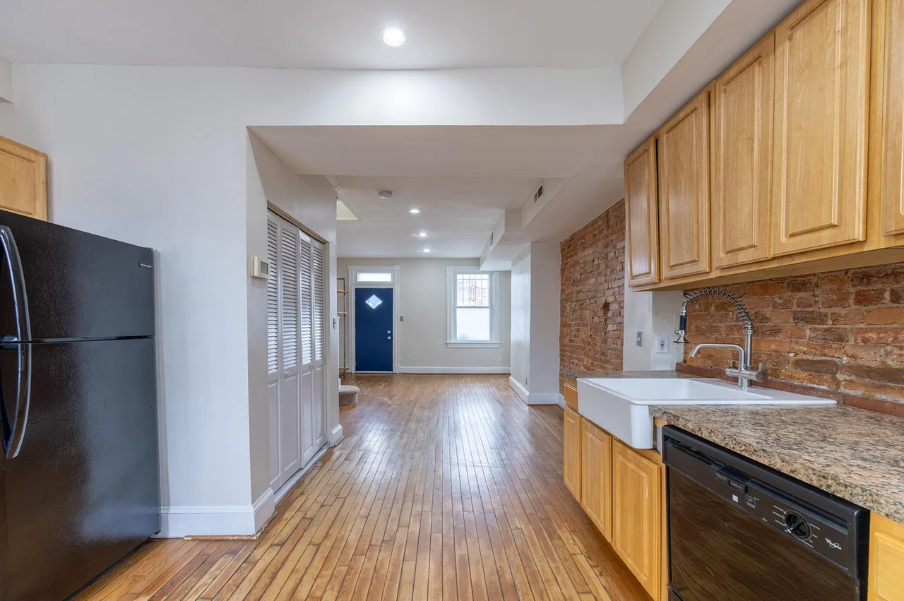 819 W Virginia Ave Ne - Photo 4 of 18