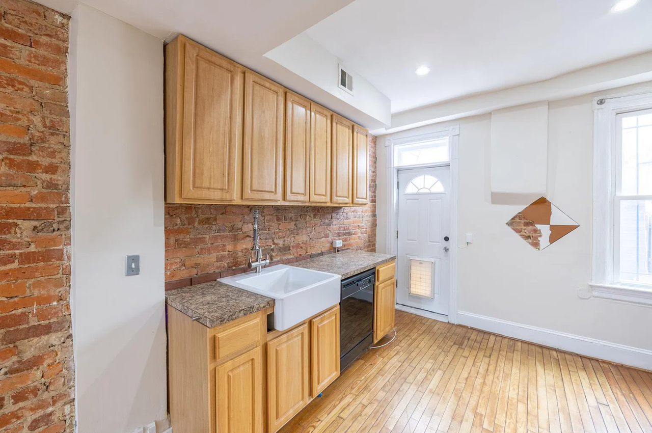 819 W Virginia Ave Ne - Photo 6 of 18