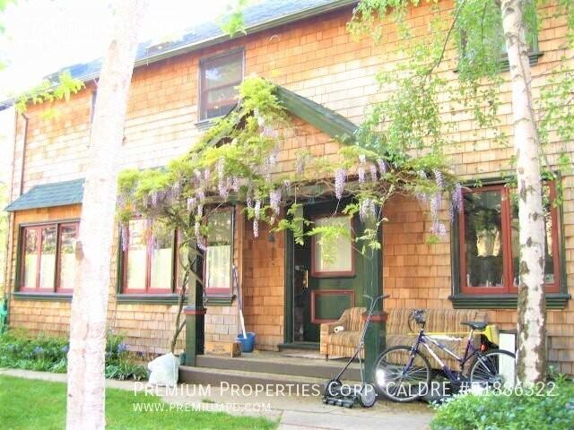 2740 Parker St - Photo 3 of 19