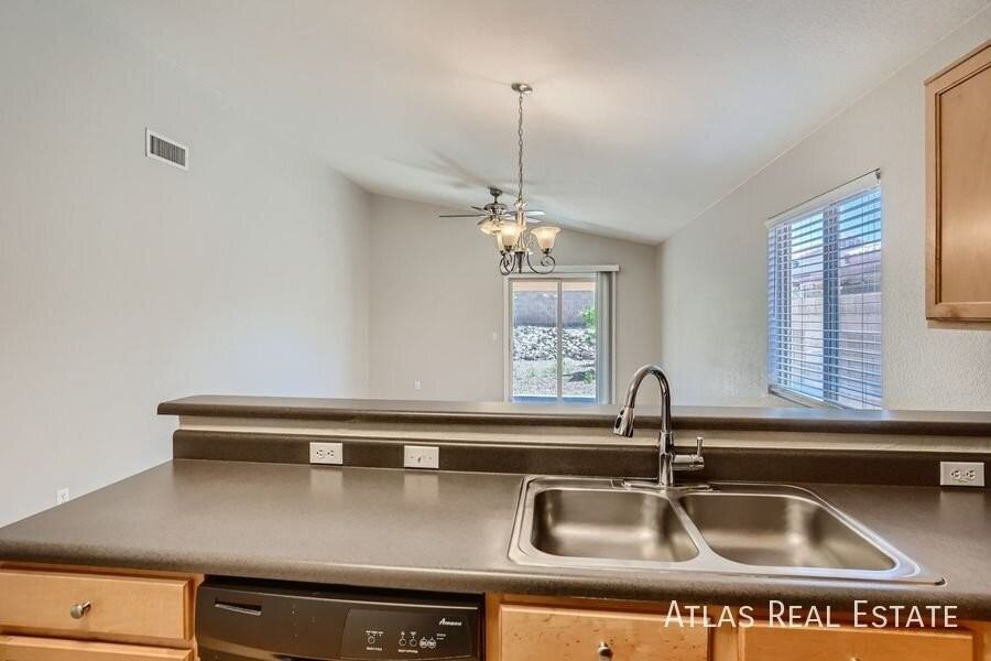 7737 S Titanite Ln - Photo 5 of 32