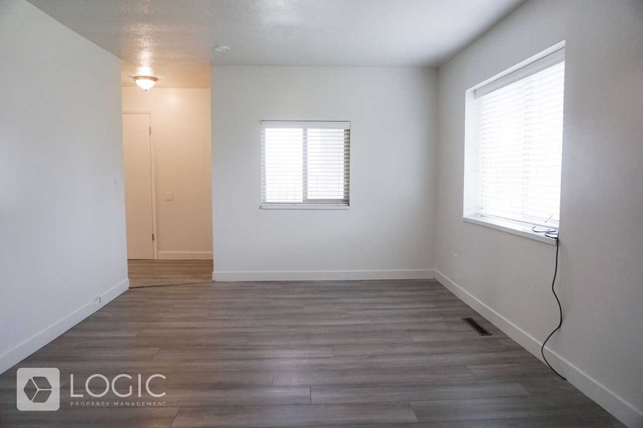 4332 Adams Ave #1 - Photo 3 of 11