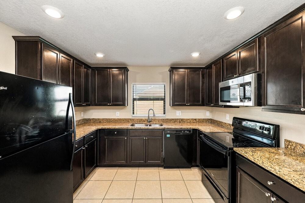 1714 Chatham Green Cir - Photo 6 of 16