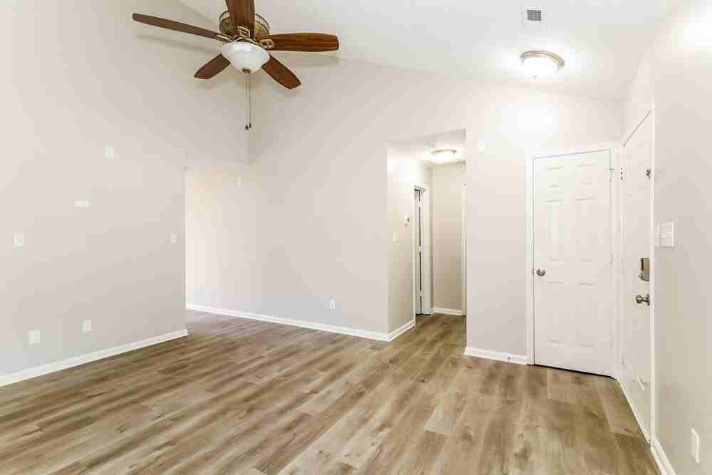 4106 Balsam St - Photo 3 of 16