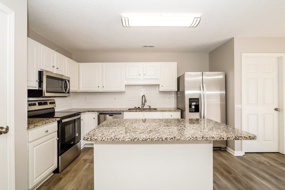 4106 Balsam St - Photo 7 of 16