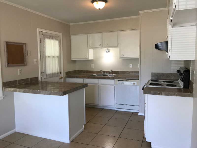 15620 Anderson Dr - Photo 4 of 19