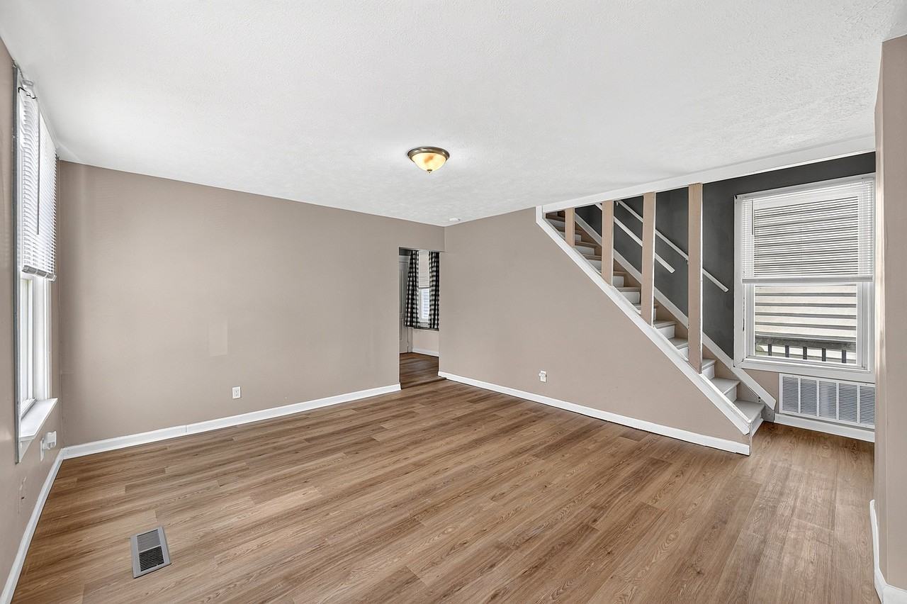 2787 Montana Ave - Photo 4 of 27