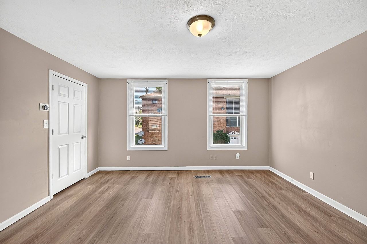 2787 Montana Ave - Photo 5 of 27