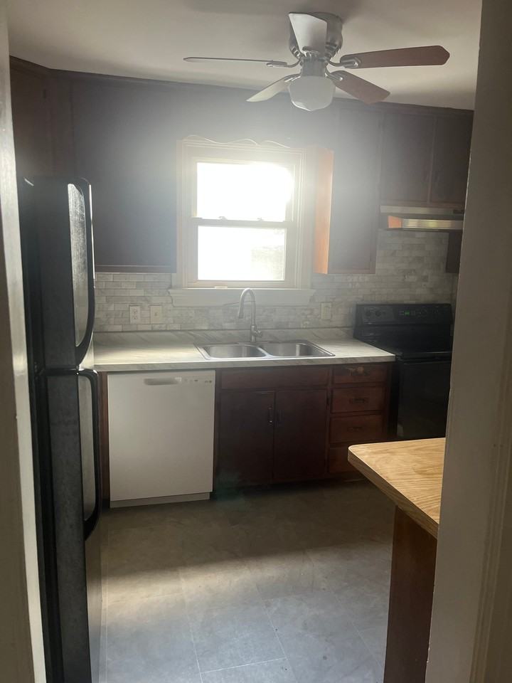 7357 Strain Ave - Photo 2 of 16