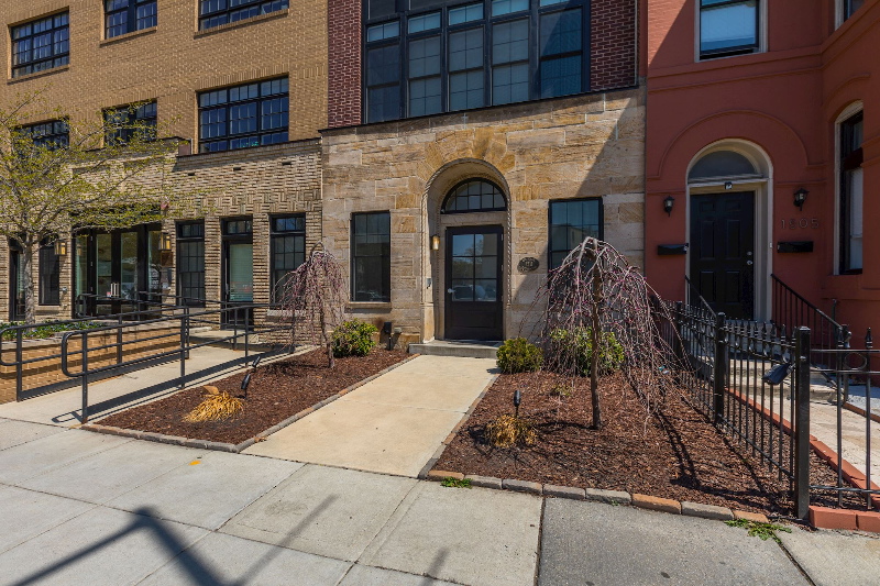 1511 11th St Nw #PH1 - Photo 2 of 19
