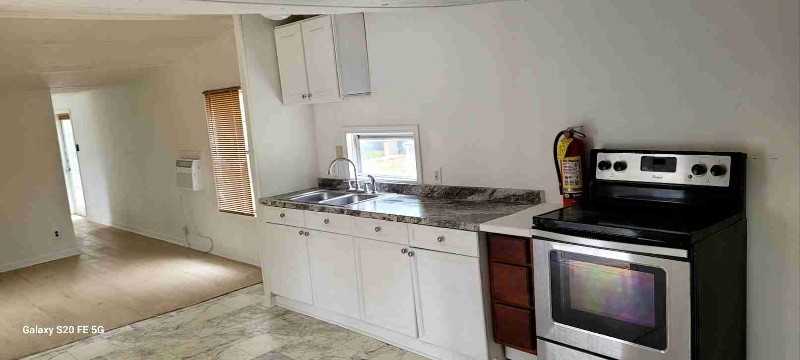 205/437 Holt Ave #14 - Photo 3 of 7