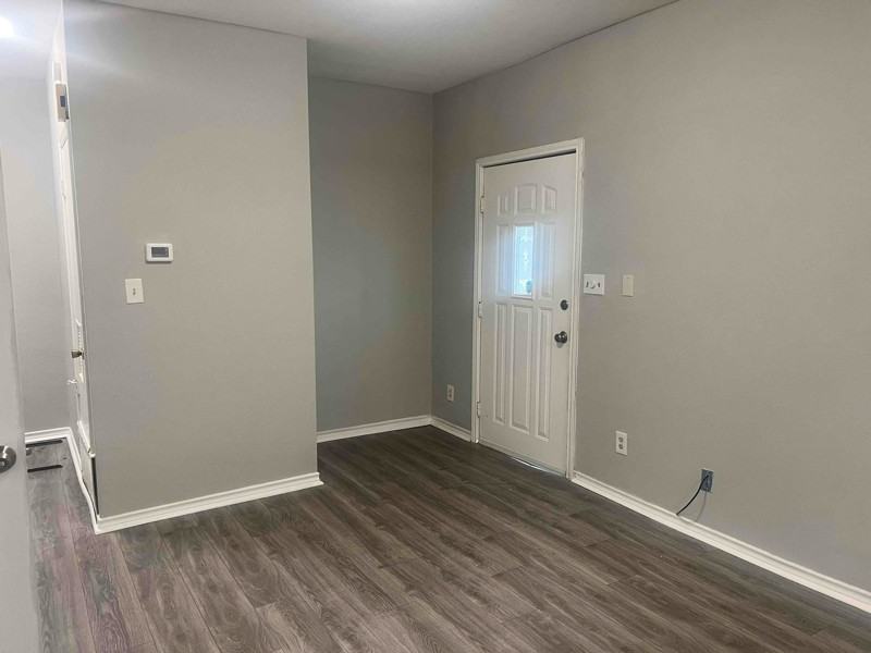 5201 Chico St - Photo 6 of 10