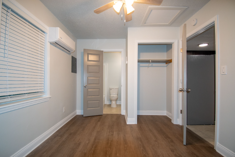 5094 J E L Dr #11 - Photo 6 of 8