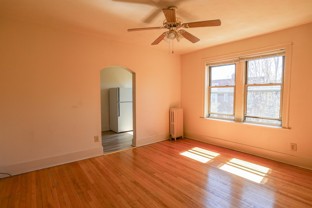 1100 W Roscoe St #4 - Photo 1 of 1