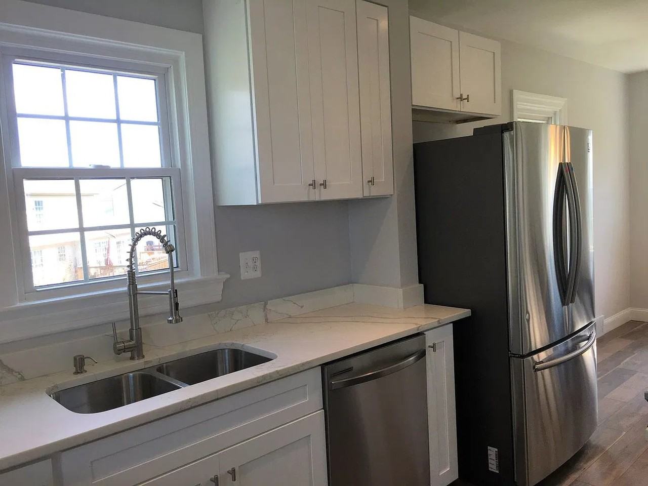 325 Hill Rd - Photo 4 of 16