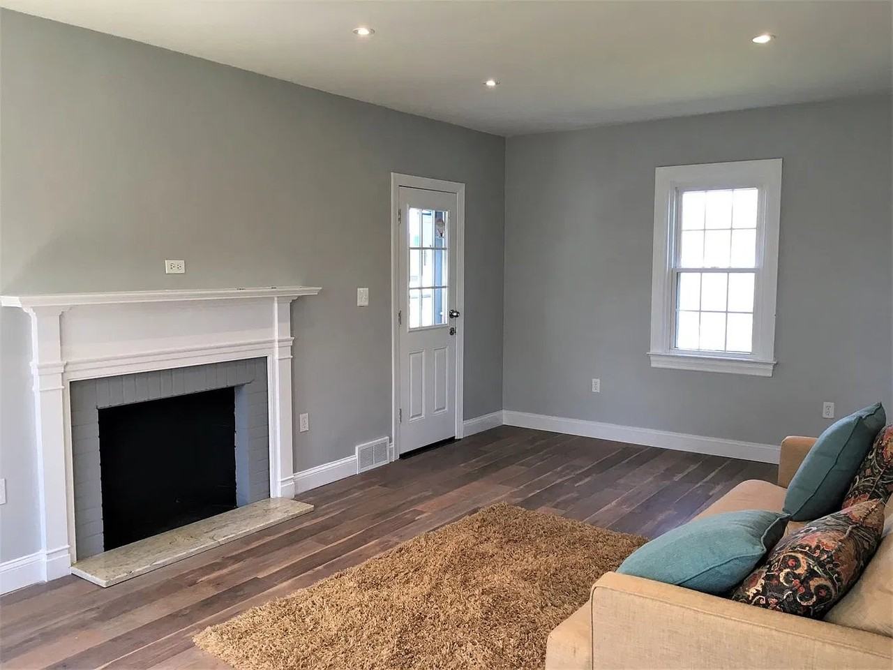 325 Hill Rd - Photo 5 of 16