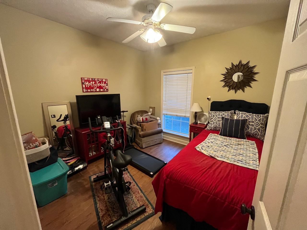129 Chestnut Dr - Photo 4 of 19