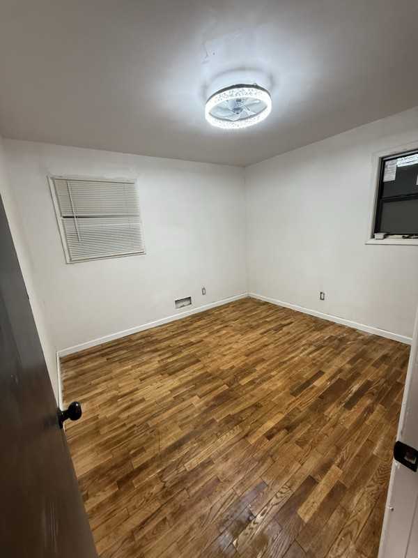 1602 Knapp Ave - Photo 4 of 7