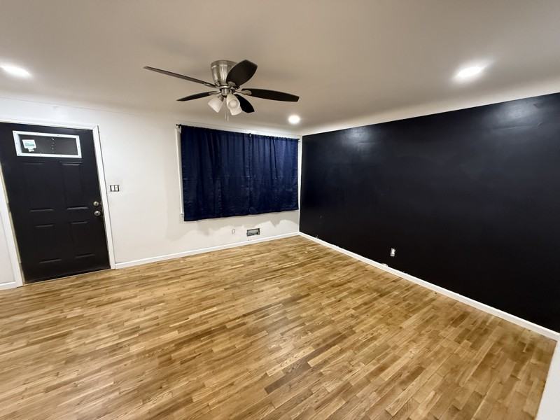 1602 Knapp Ave - Photo 5 of 7