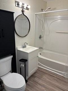 1119 Poplar St - Photo 7 of 10