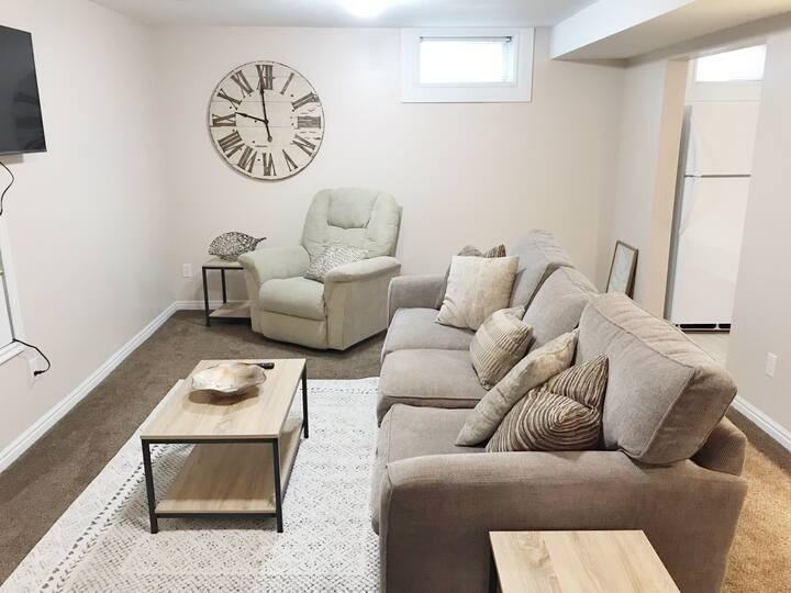715 Healy St - Photo 4 of 7