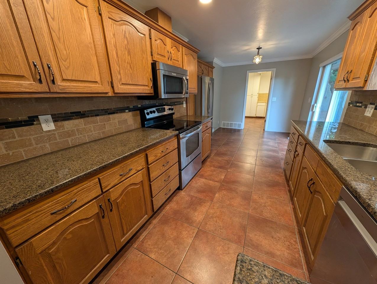 1359 Ne - Photo 5 of 50