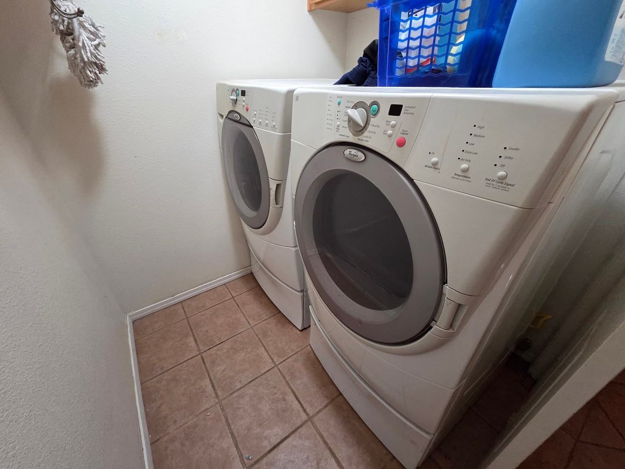 63 N Bliss Ave - Photo 2 of 11