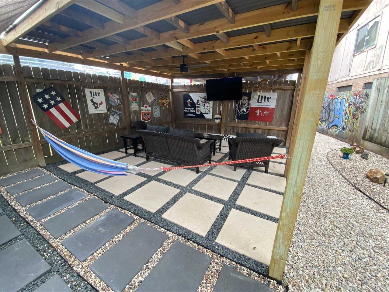 11807 Cedarcliff Dr - Photo 2 of 13
