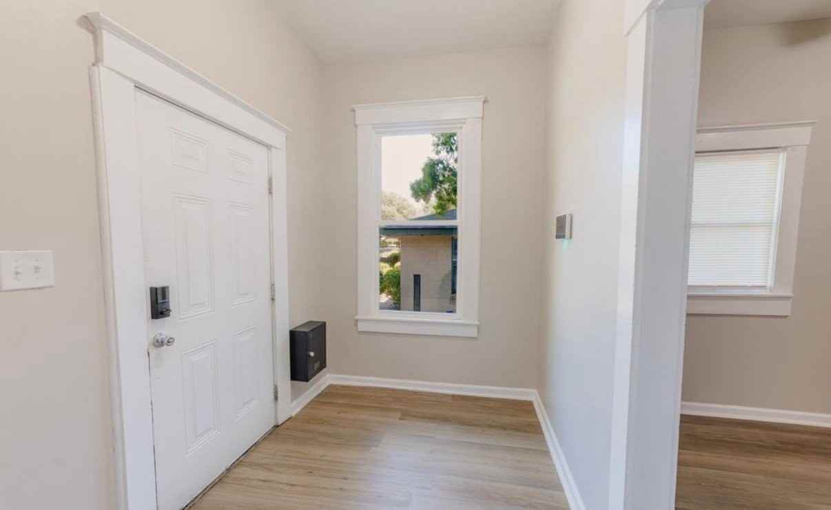 2217 Bolling St - Photo 2 of 10