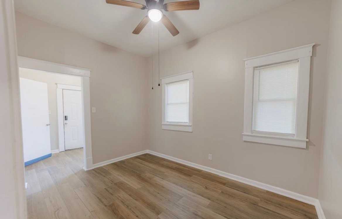 2217 Bolling St - Photo 7 of 10