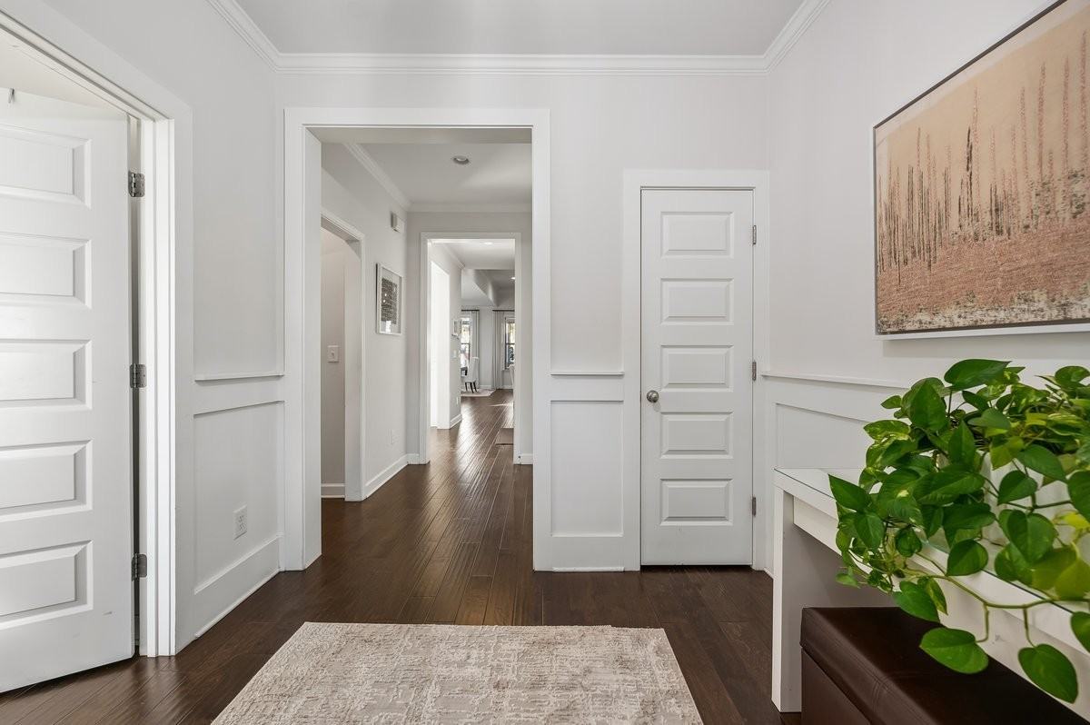 2712 Cloister Ln - Photo 5 of 20