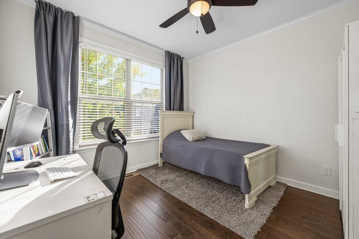 2712 Cloister Ln - Photo 6 of 20