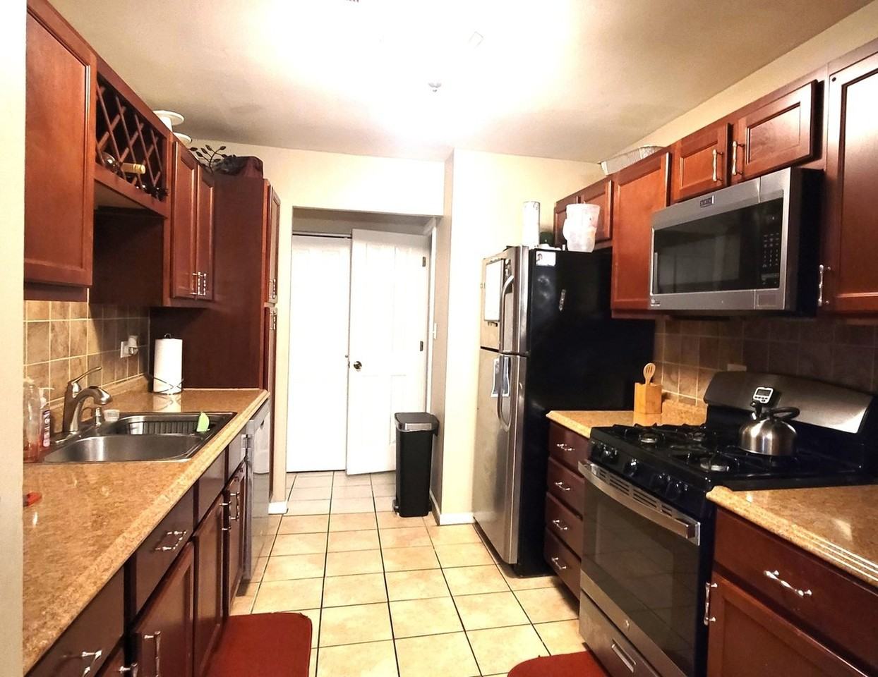 2295 Windsor Ln - Photo 3 of 10