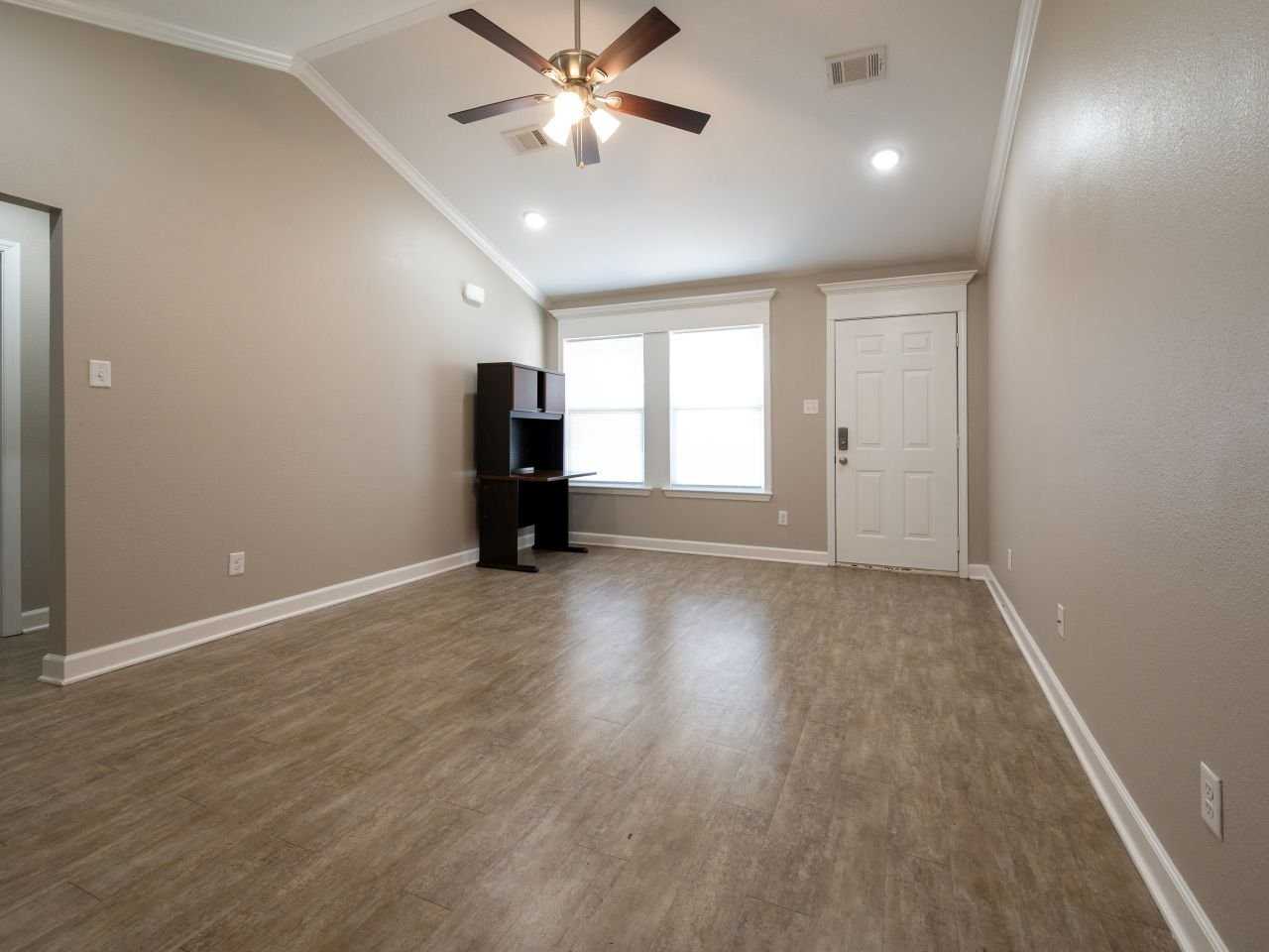 209 Sparrow Rd - Photo 5 of 18